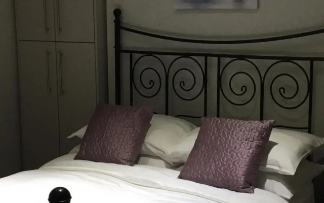 Stanley Street Apartment