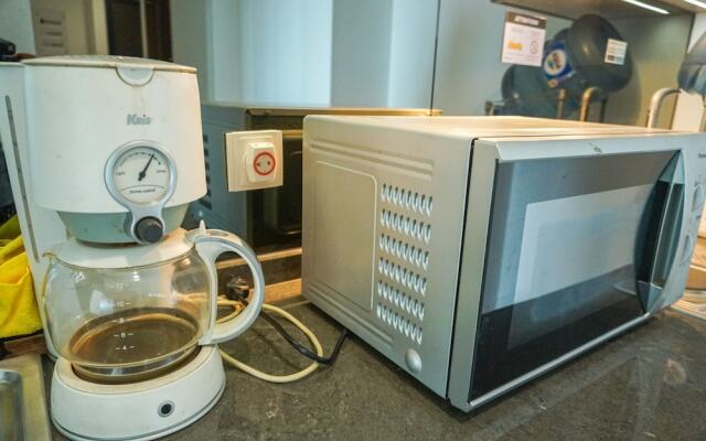 Spacious 2BR Apartment at Wang Residence