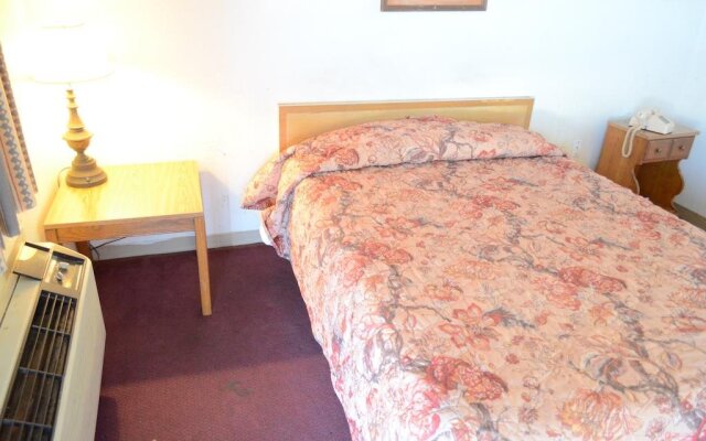 C & M Motel