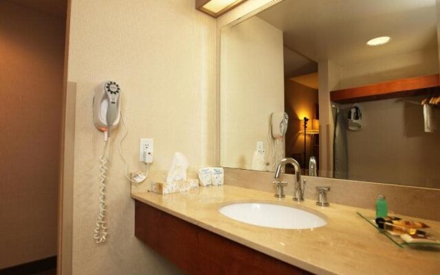 St. Albert Inn & Suites