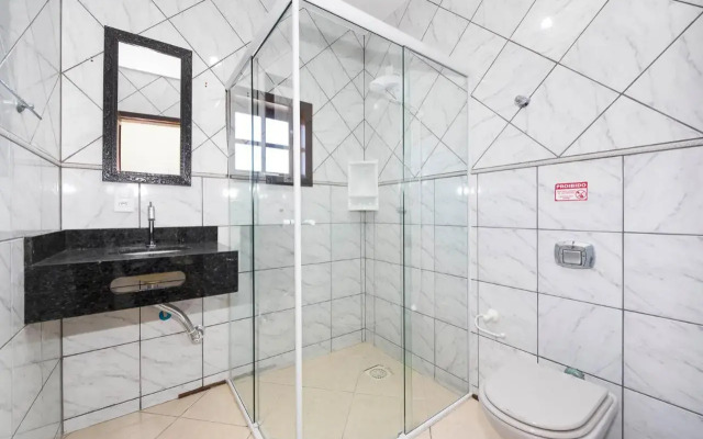 Casa Patta - 05 dormitórios, com piscina.