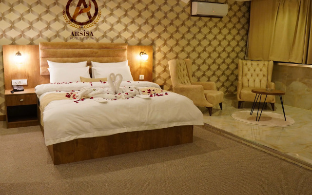 Arsi̇sa Hotel