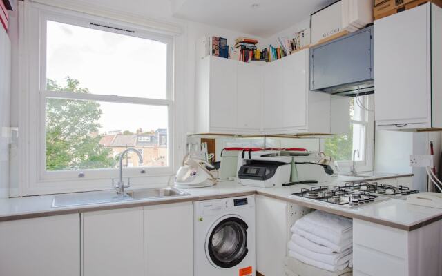 5 Storey 5 Bedroom House in Kilburn