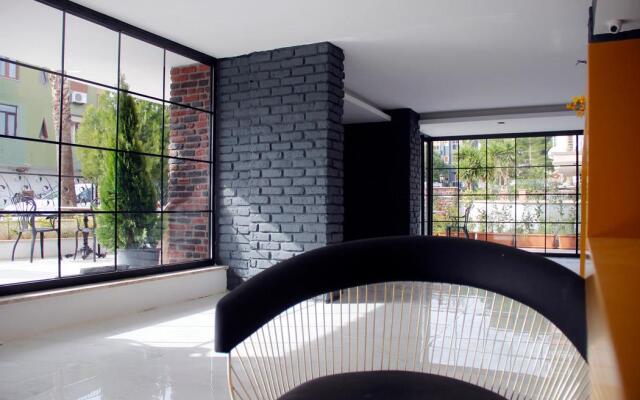 Azuu Suite Hotel