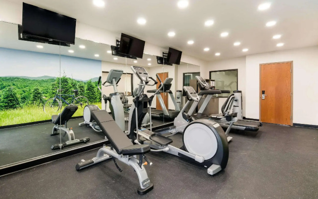 Spark by Hilton Abingdon I-81 near Fairgrounds