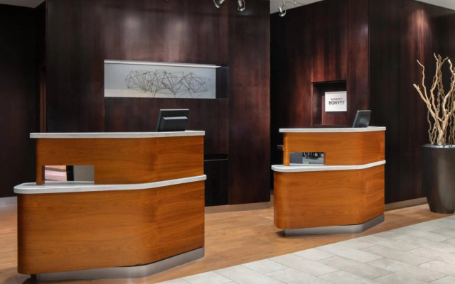 Courtyard by Marriott Raleigh North/Triangle Town Center