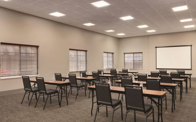 Country Inn & Suites by Radisson, London, KY