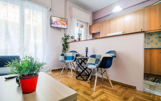 Elegant and renovated flat in Dafni