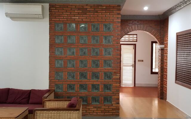 Pillar Hotel