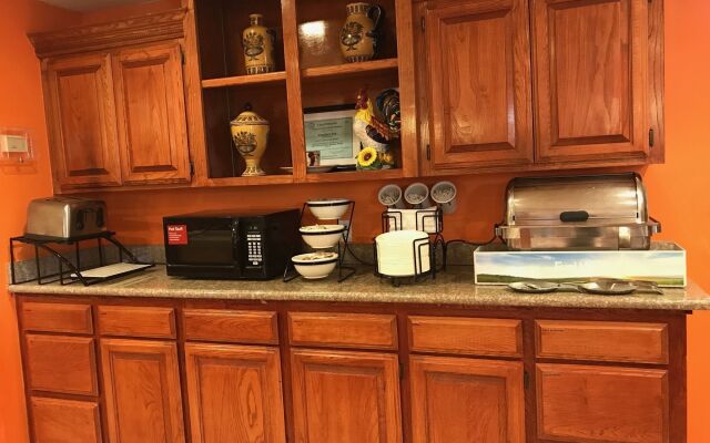 Shary Inn and Suites