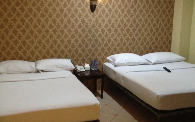 Twins Hotel Manggadua