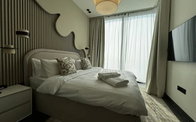 Luxury 1BR Apartment with Pool Access