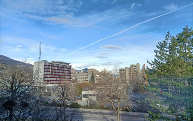 Studio lumineux bien placé en ville de Sion