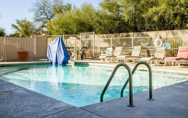 Comfort Inn Green Valley I-19