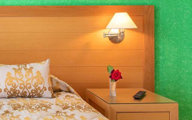 Hotel Avra