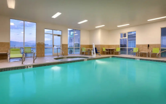 Quality Inn & Suites(.)