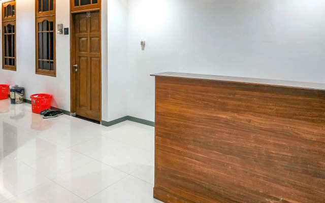 RedDoorz near Pasar Atom Mall