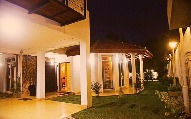 Ared Villa