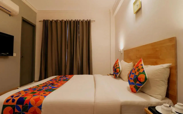 FabHotel The Glory