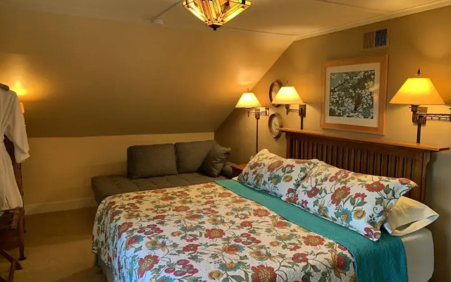 Kangaroo House B&B on Orcas Island