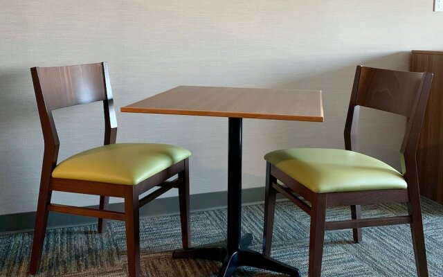 Meridian Inn & Suites Regina Airport