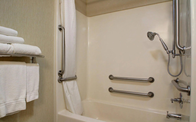 Holiday Inn Express Hurricane by IHG