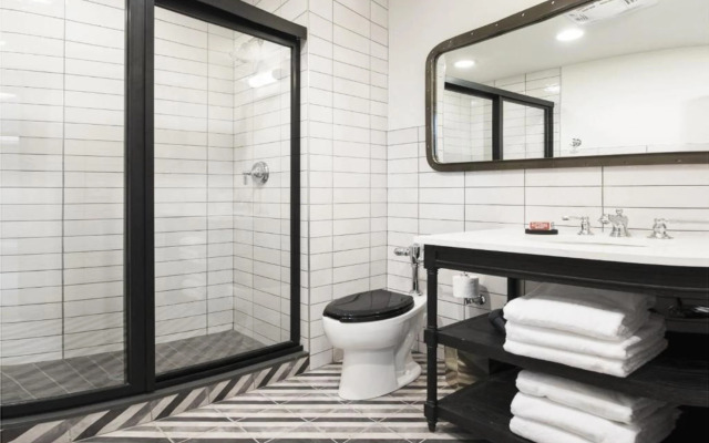 The Chicago Hotel Collection River North