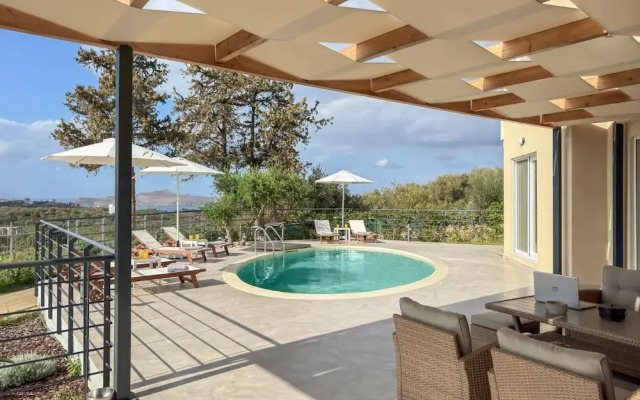AeNaos Luxury Villa