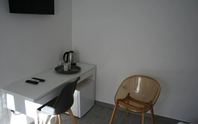Room with garden