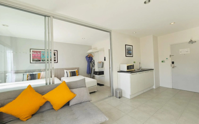 Recenta Suite Phuket Suanluang