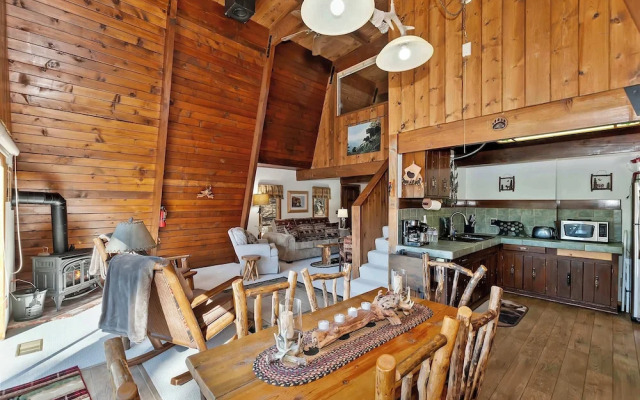 Yosemite Pines Cabin - Sleeps 8