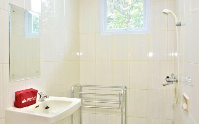 ZEN Rooms Basic Lebak Bulus