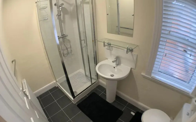 Whitworth Lodge. Sleeps 6 in 3 rooms netflix WIFI