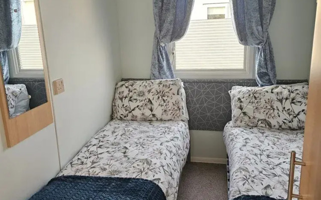 Inviting 3-bed Caravan in Porthcawl