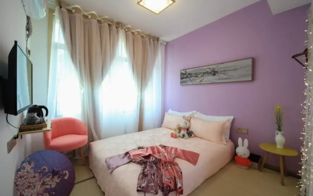 The Colorful House