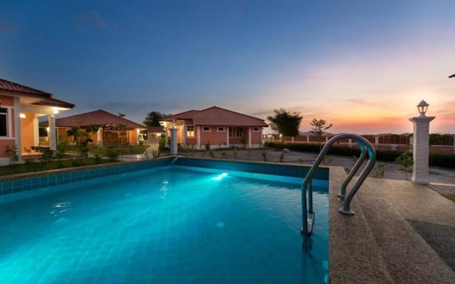 Pak Raja Villas