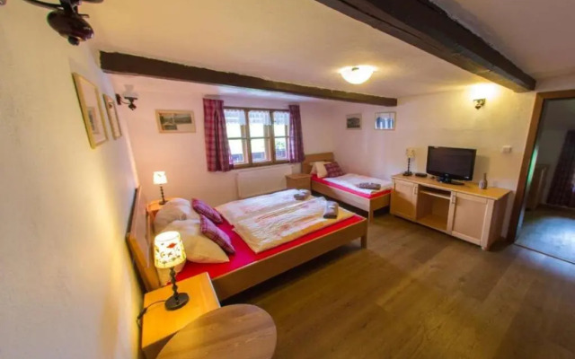 Penzion-Restaurace U Zlomené Lyže