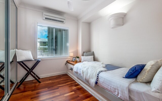 Belle Escapes - Absolute Beachfront Apartment with Private Pool Alamanda Resort "48"