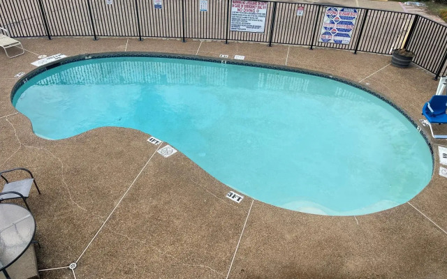 Studio 6 Suites – Mesquite, TX – Gross Rd.