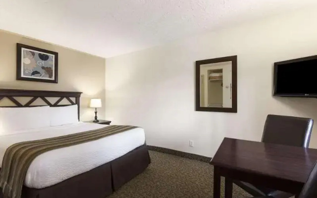 Days Inn Montreal East
