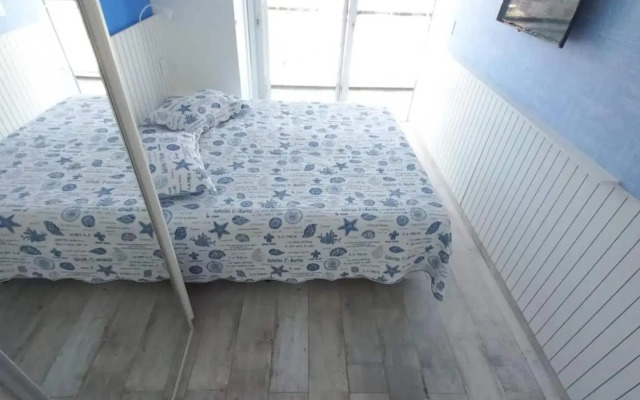 Condomínio de Luxo em Frente à Praia (novinho)