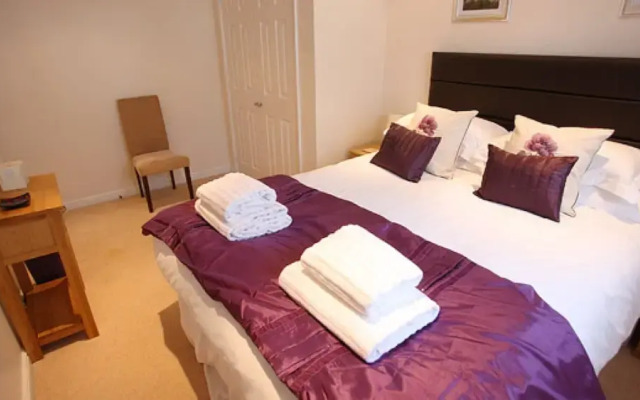 Driftwood in Poole With 3 Bedrooms and 3 Bathrooms