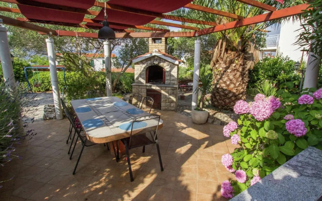 Breezy Stay Near Trogir