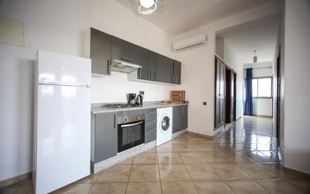 Appartement neuf, entouré de verdure + piscine