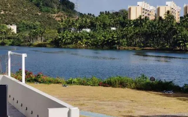 Sanya Haitang Bay Wilderness Pastoral Homestay Hi King Camp