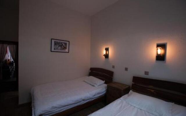 Siguniang Mountain Xileju Theme Inn