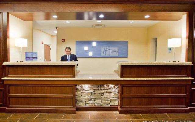 Holiday Inn Express & Suites Wilmington-Newark by IHG