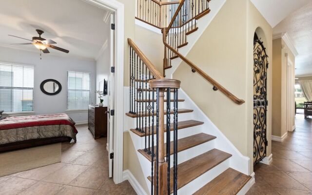 Panoramic Golf Course Views 5 Br home by RedAwning