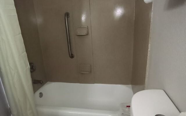 Travelodge by Wyndham Petersburg