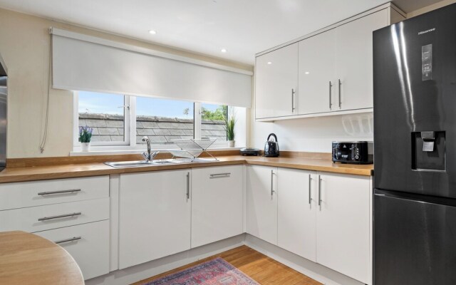 Charming 3-bed Apartment in Haverfordwest